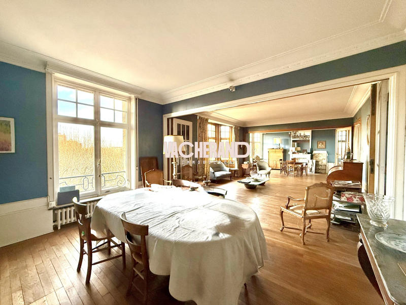 Appartement - 166 m² - 6 pièces