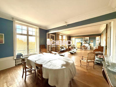 Appartement - 166 m² - 6 pièces