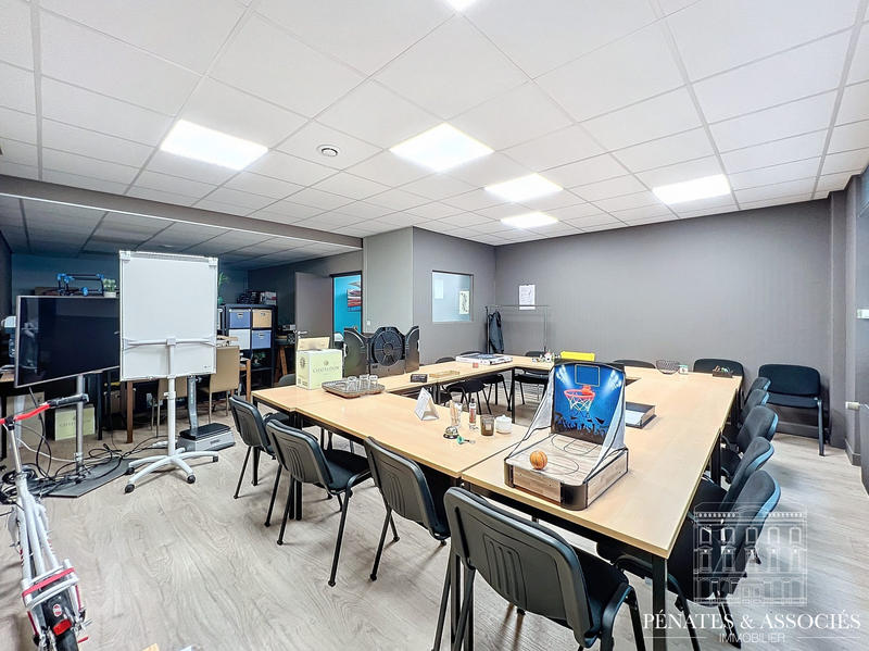 Local commercial - 234 m²