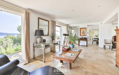 Villa - 240 m² - 6 pièces