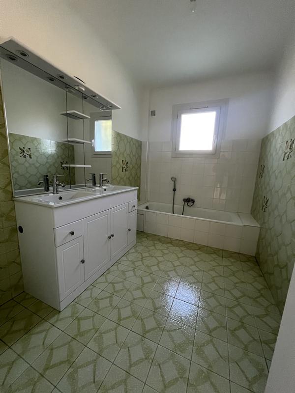 Appartement - 97 m² - 3 pièces