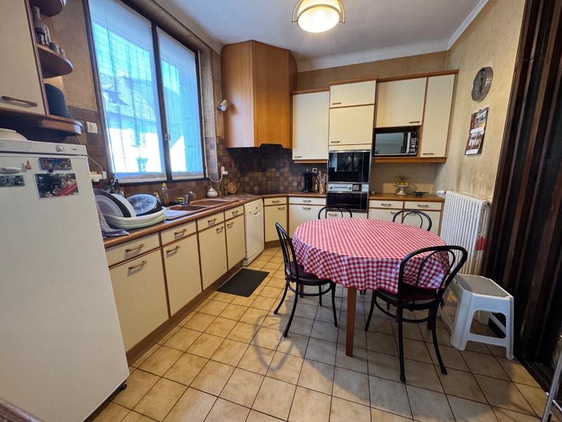 Propriété - 370 m² - 15 pièces