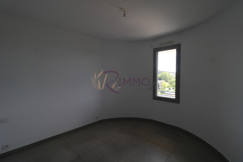 Appartement - 105 m² - 4 pièces