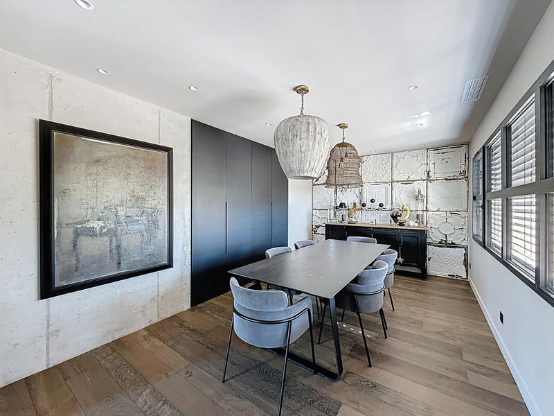 Maison - 243 m² - 8 pièces