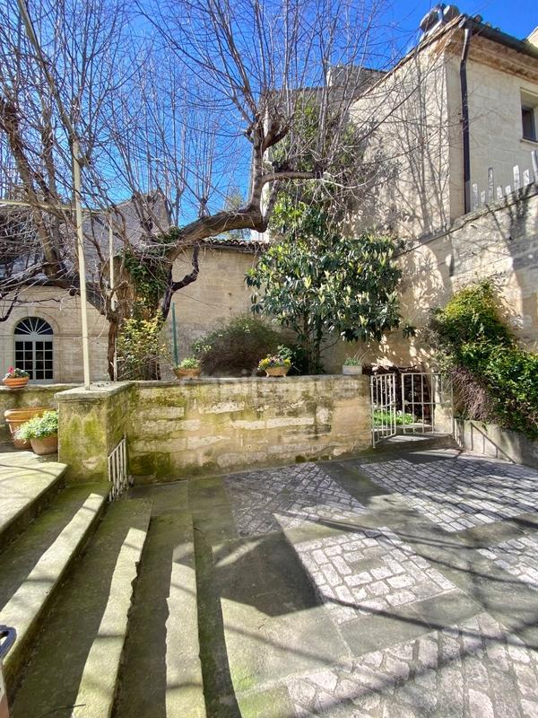 Maison - 265 m² - 10 pièces