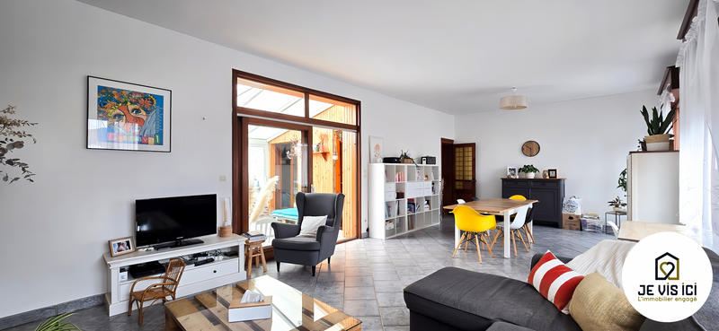 Maison - 230 m² - 10 pièces