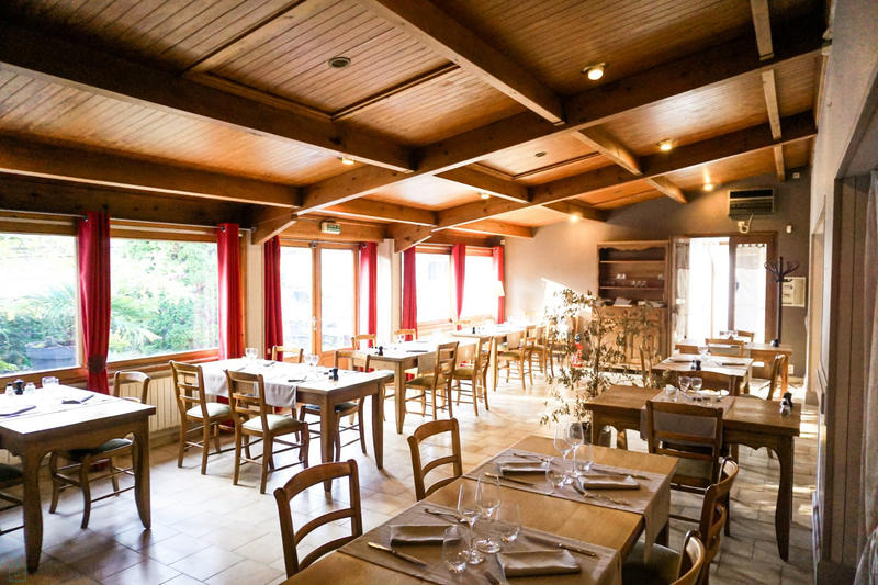 Maison - 550 m² - 18 pièces