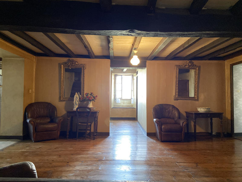 Maison - 212 m² - 7 pièces