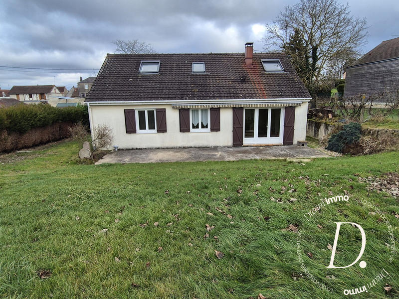 Maison traditionnelle - 109 m² - 6 pièces