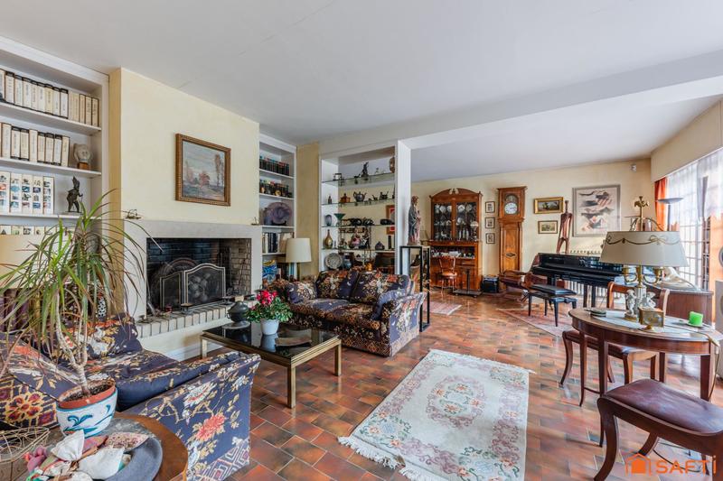 Villa - 269 m² - 12 pièces