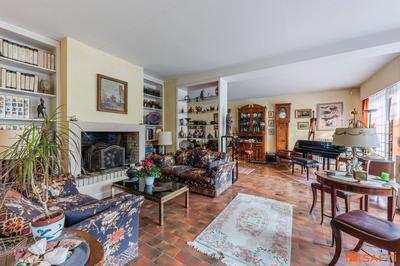 Villa - 269 m² - 12 pièces