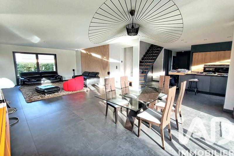 Maison - 174 m² - 6 pièces