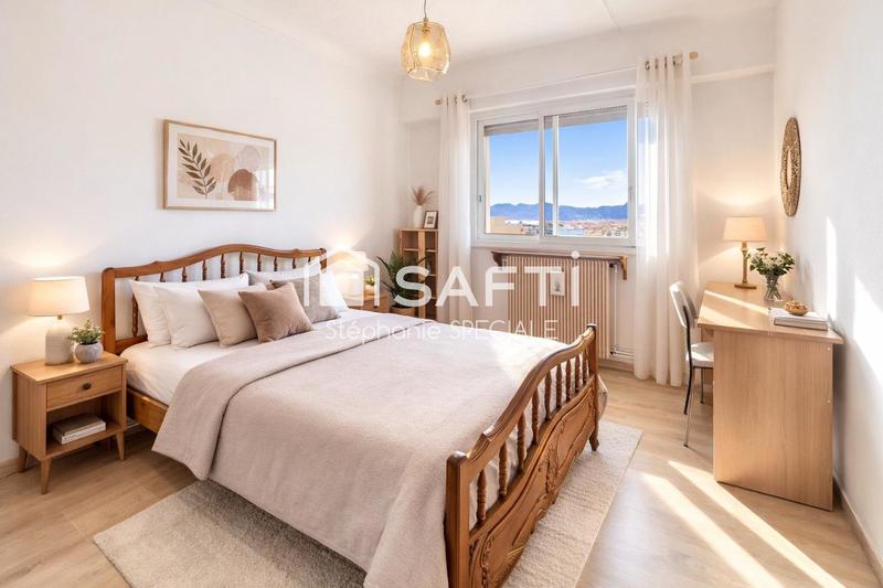 Appartement - 92 m² - 5 pièces