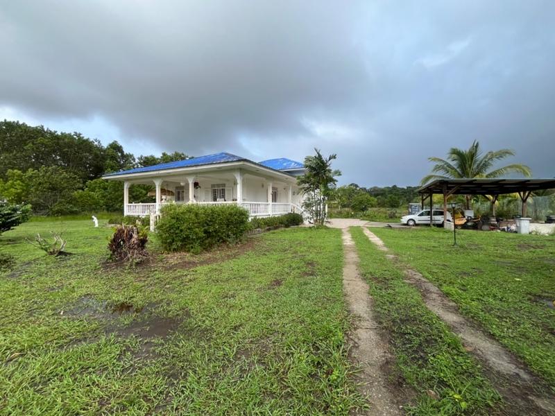 Maison - 199 m² - 8 pièces