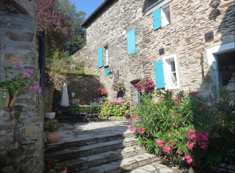 Mas - 197 m² - 12 pièces