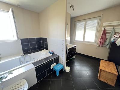 Maison - 120 m² - 4 pièces