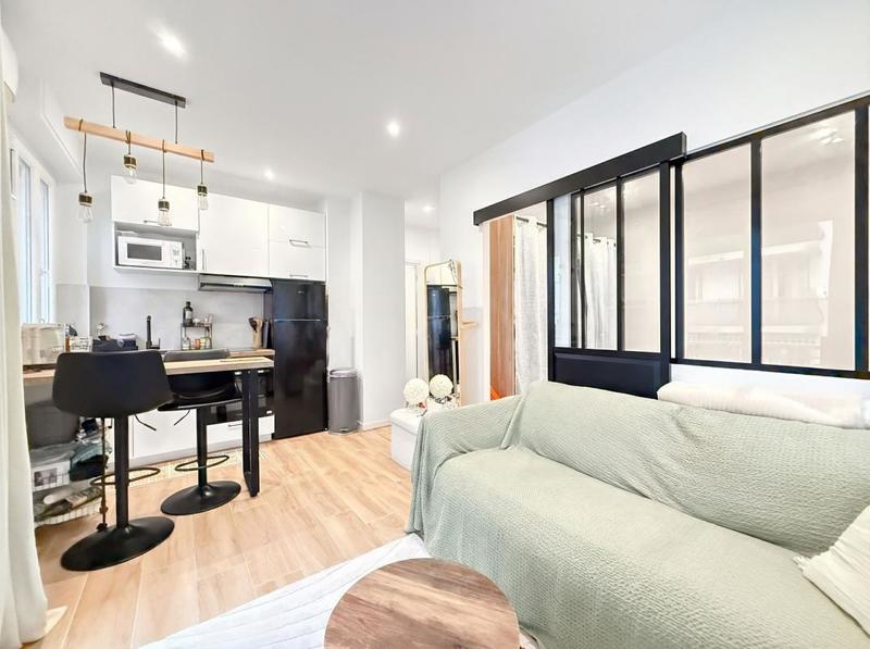 Studio - 30 m² - 2 pièces