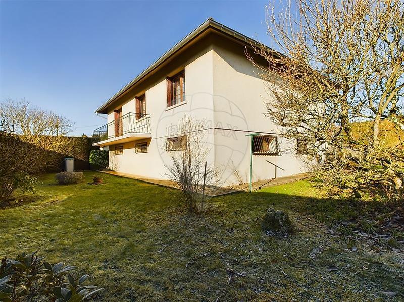 Maison - 90 m² - 6 pièces