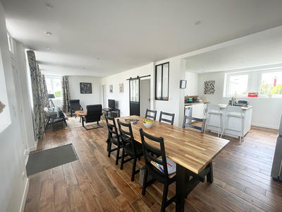 Maison - 128 m² - 7 pièces