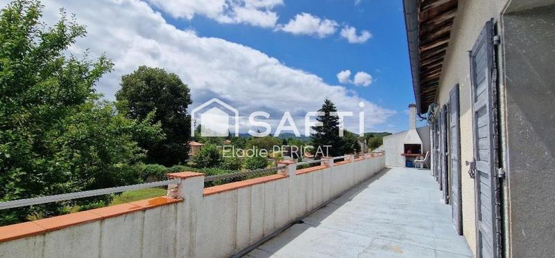 Maison - 275 m² - 7 pièces