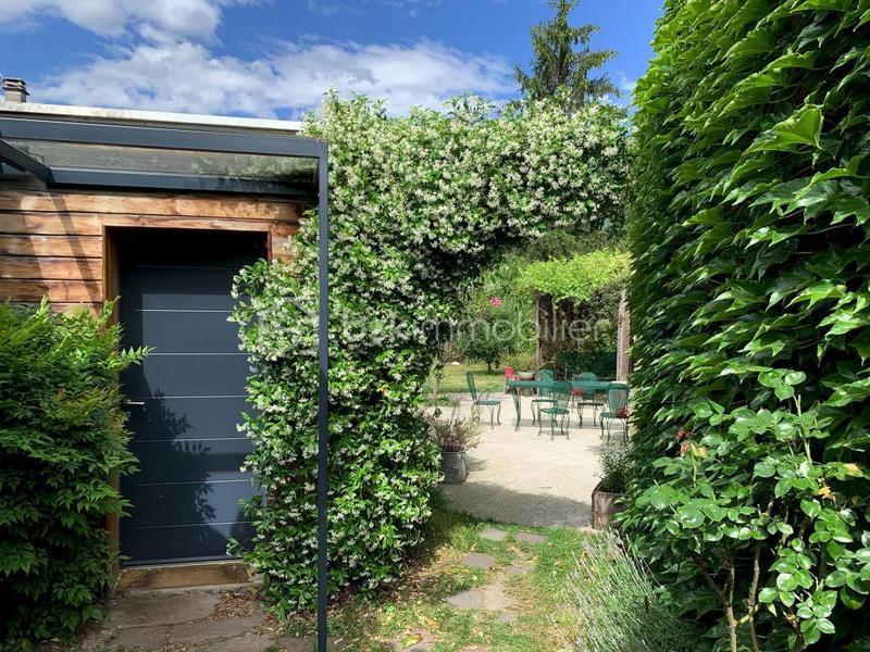 Maison - 180 m² - 8 pièces