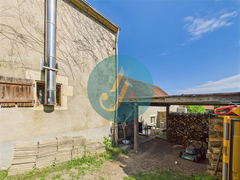 Maison - 201 m² - 7 pièces