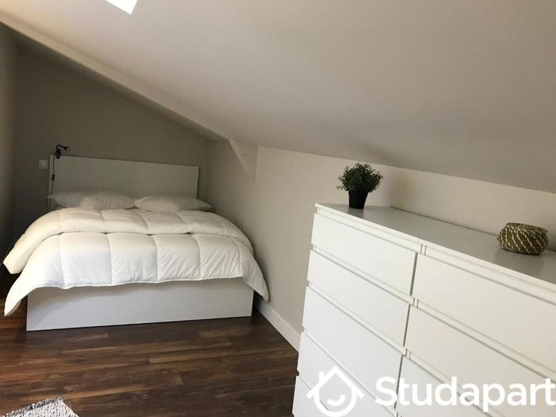 Chambre - 11 m² - 1 pièce