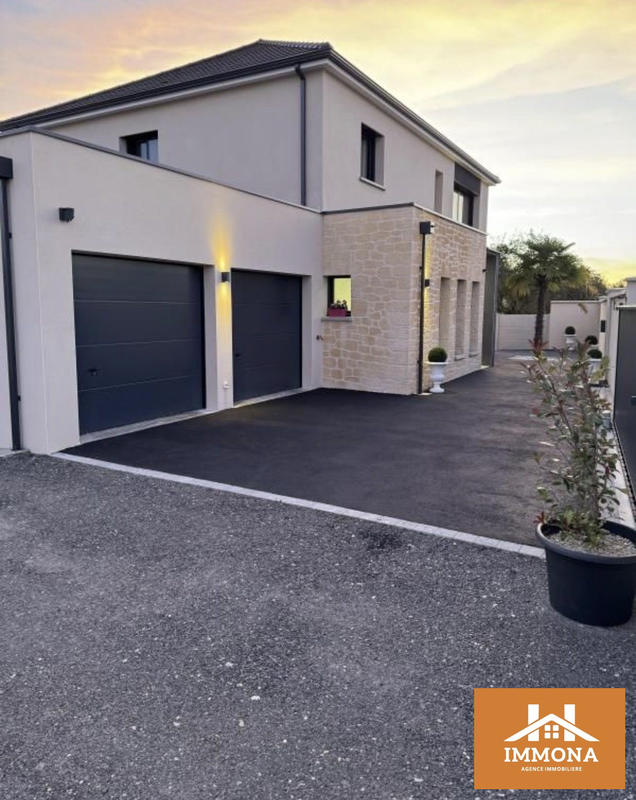 Maison contemporaine - 220 m² - 9 pièces