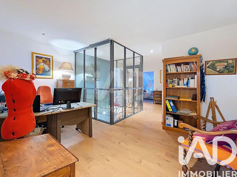 Maison - 250 m² - 8 pièces