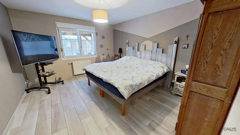 Maison - 218 m² - 7 pièces