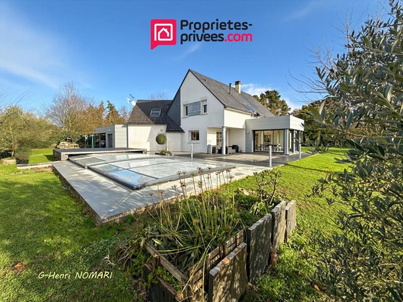 Maison - 185 m² - 9 pièces