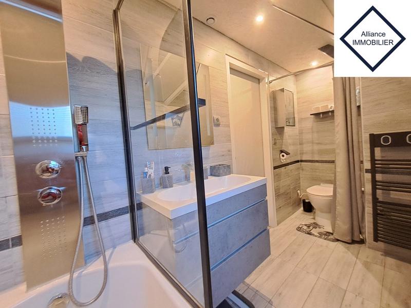 Maison - 137 m² - 9 pièces