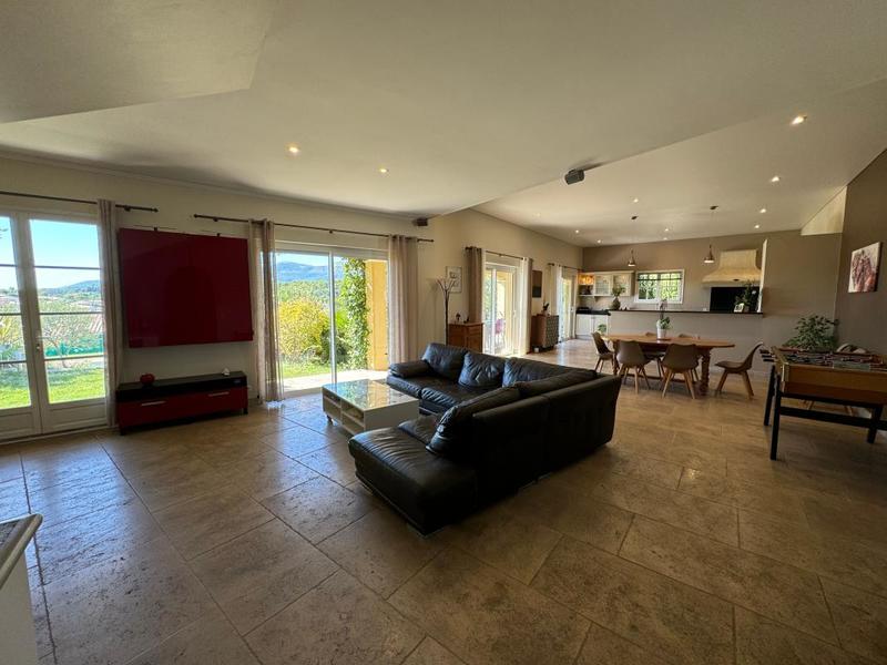 Villa - 230 m² - 5 pièces