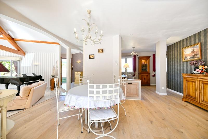 Maison - 200 m² - 6 pièces