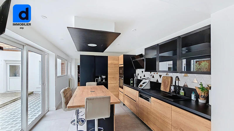 Appartement - 225 m² - 6 pièces