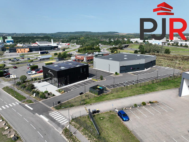 Local d'activités - 980 m²