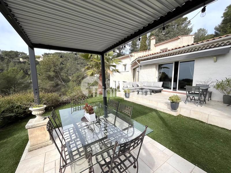 Maison - 150 m² - 5 pièces