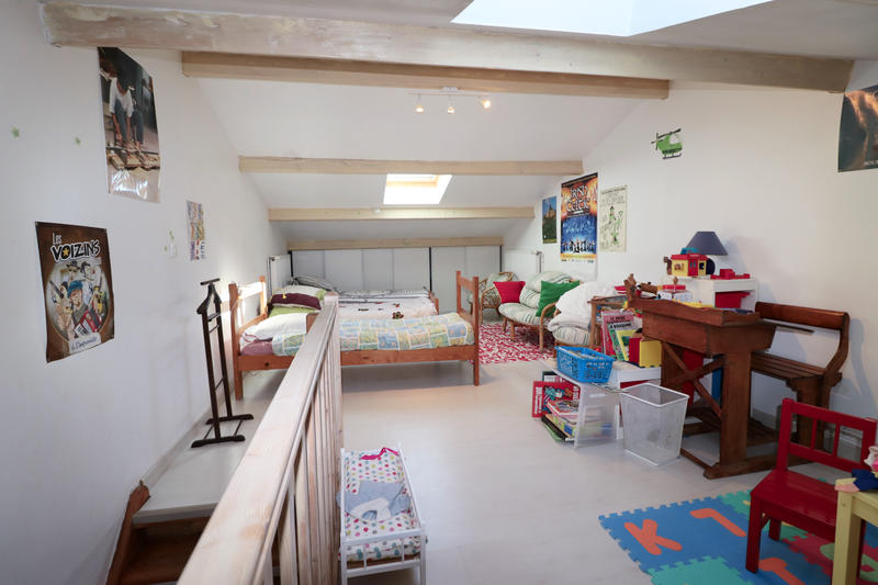 Maison - 220 m² - 12 pièces