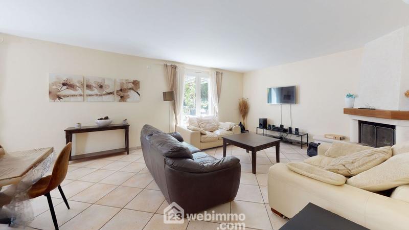 Maison - 180 m² - 9 pièces