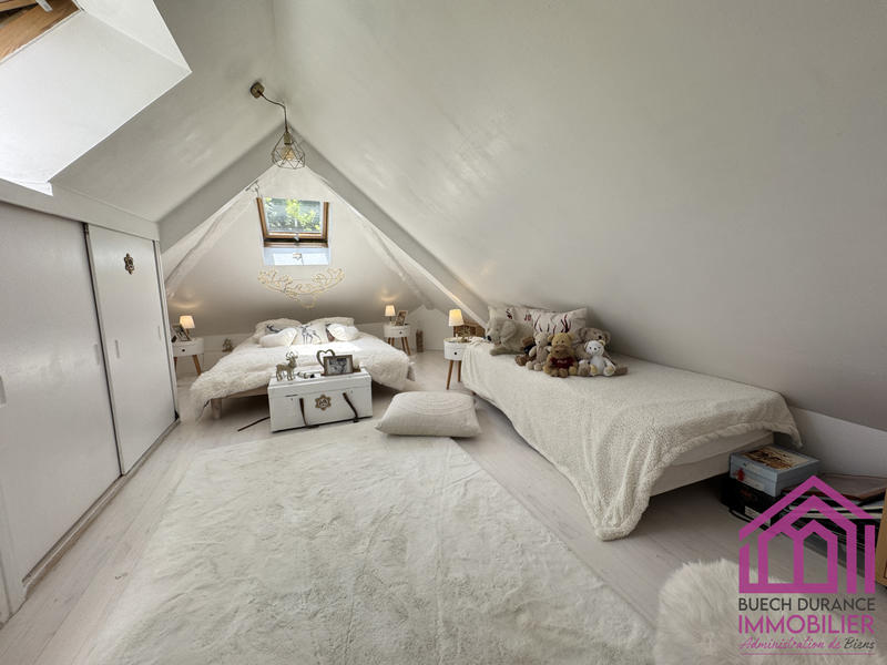 Villa - 233 m² - 6 pièces