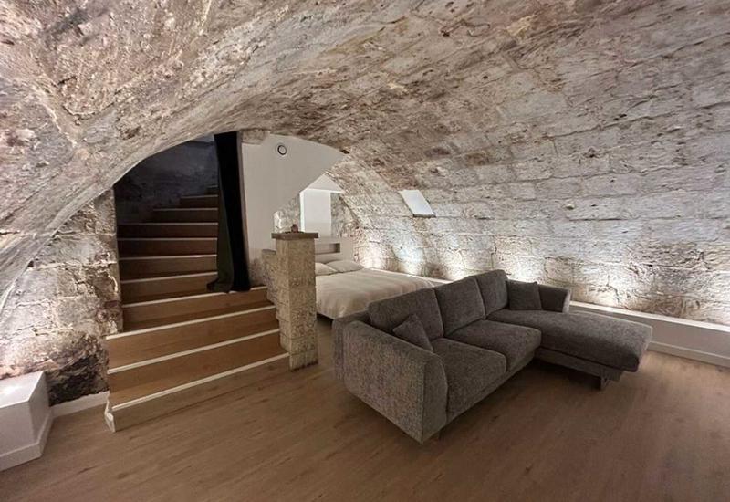 Local commercial - 233 m² - 12 pièces