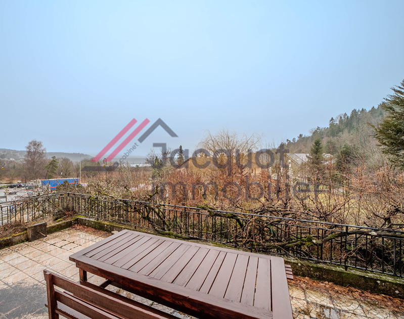 Maison - 182 m² - 9 pièces