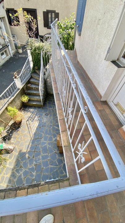 Maison - 208 m² - 11 pièces