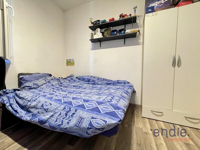 Maison - 186 m² - 8 pièces