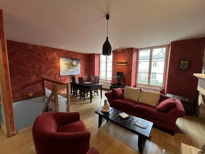 Maison - 325 m² - 10 pièces