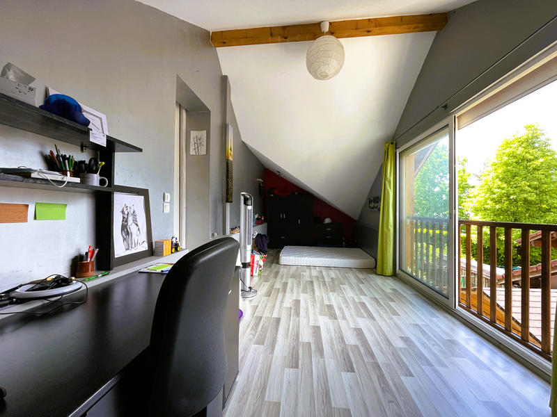 Maison traditionnelle - 211 m² - 8 pièces