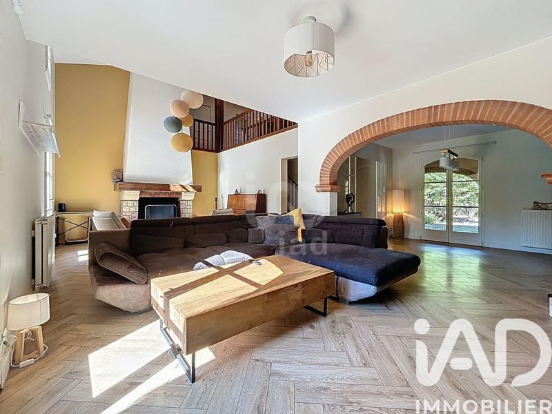 Maison - 206 m² - 9 pièces