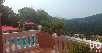 Maison - 260 m² - 7 pièces