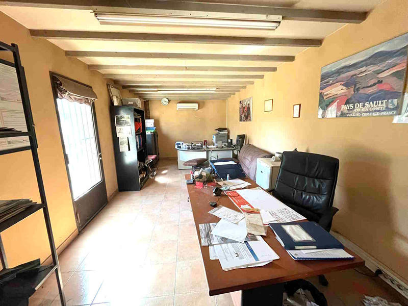 Entrepôt - 220 m² - 3 pièces