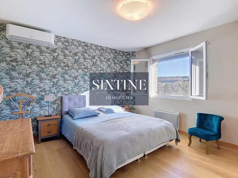 Villa - 149 m² - 8 pièces